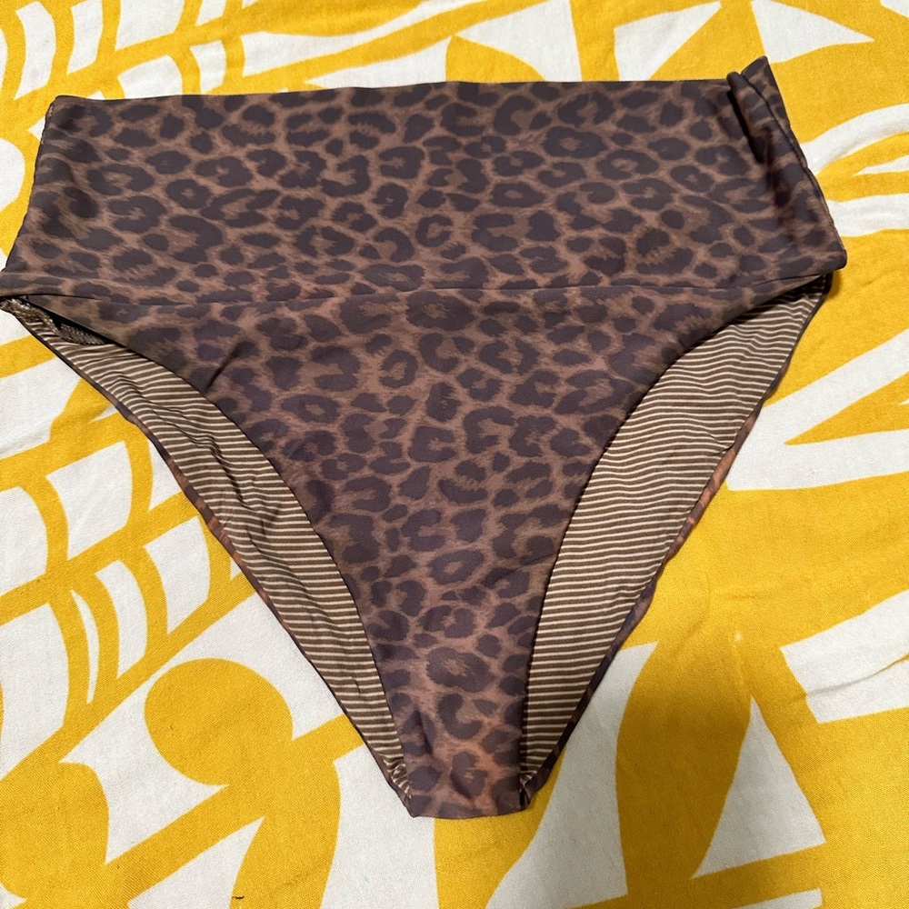 UC Acacia Echo Bottoms